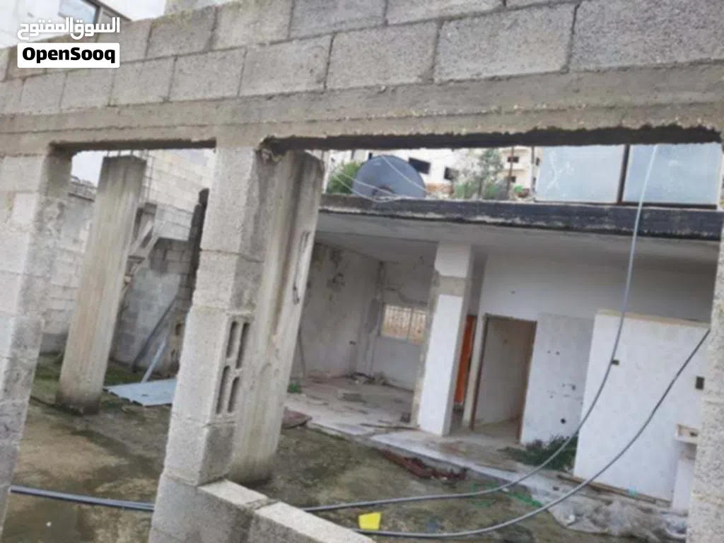 طابق ارضي سطوح قيد الانشاء