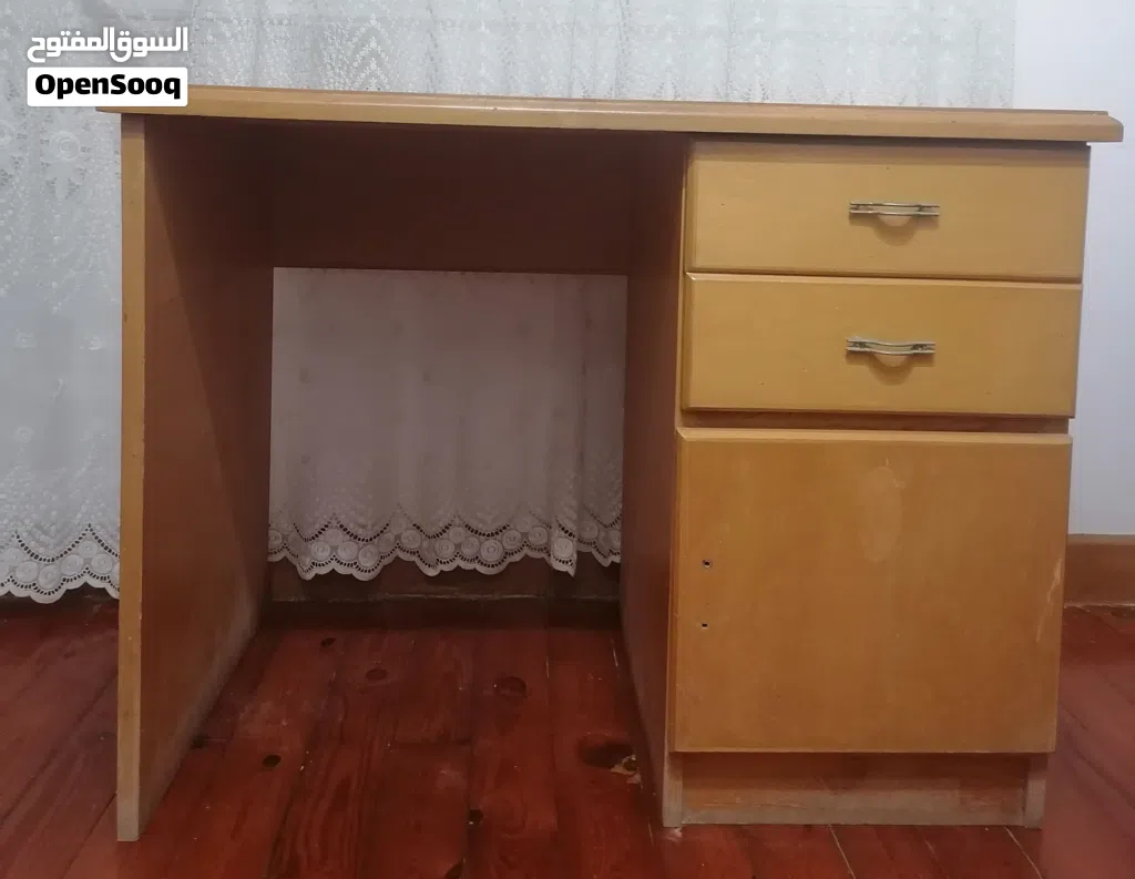 عرض حتى 25 يونيو مكتب خشب عملي جداً يصلح كمكتب للعمل او للمذاكرة في المنزل او للكمبيوتر