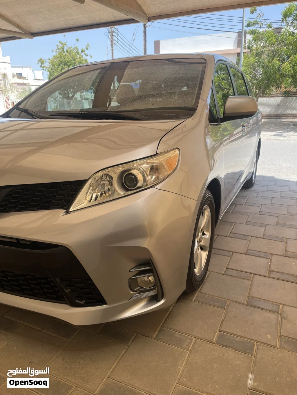 Toyota Sienna LE