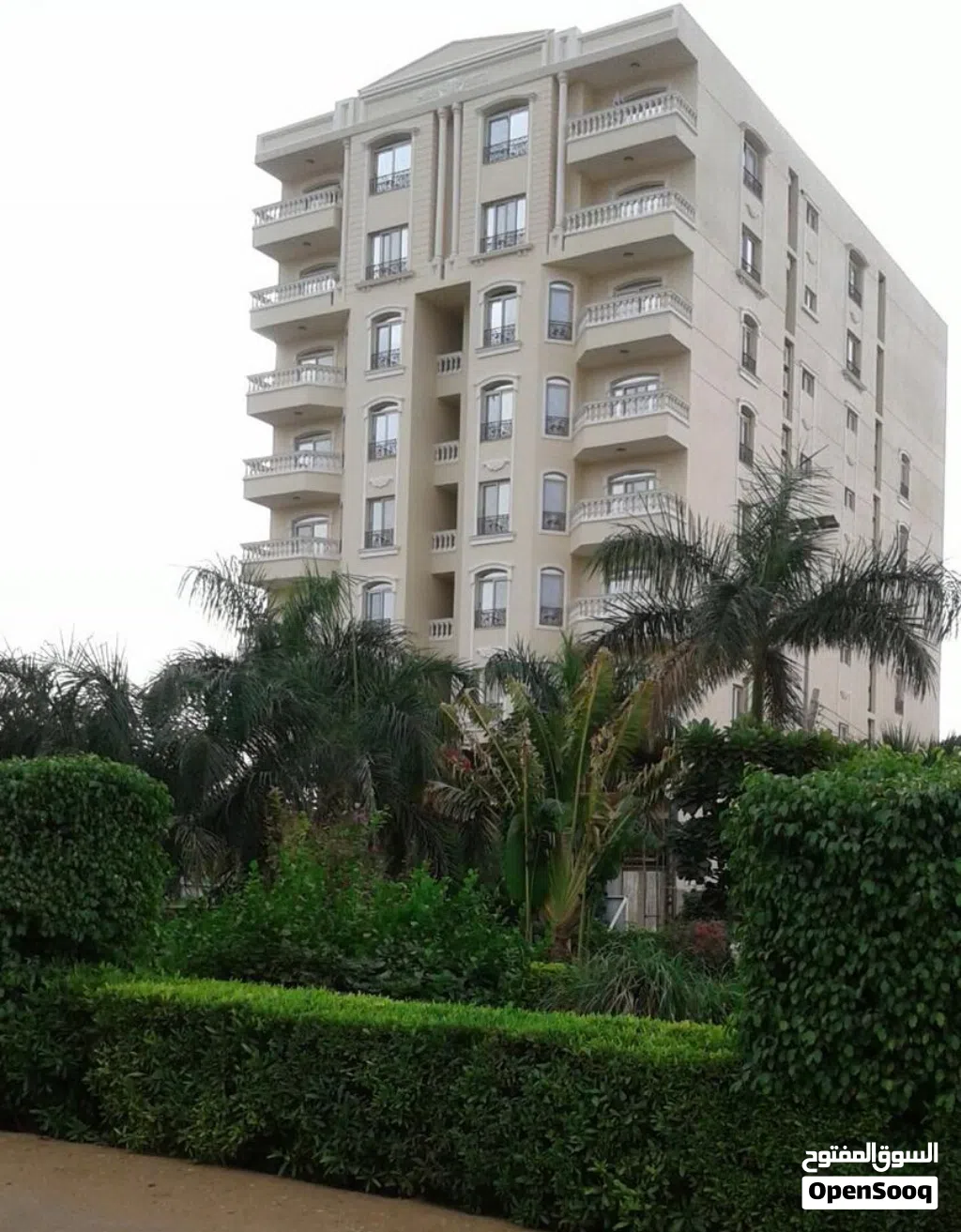 برج سكني في العمارات