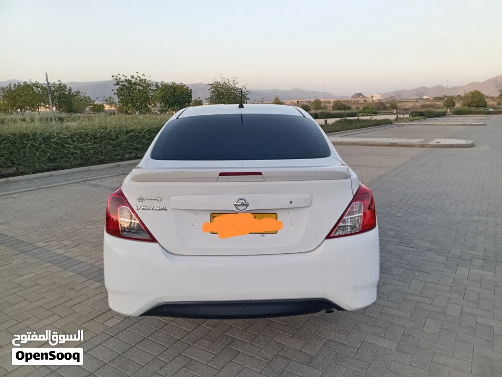 Nissan Versa SV
