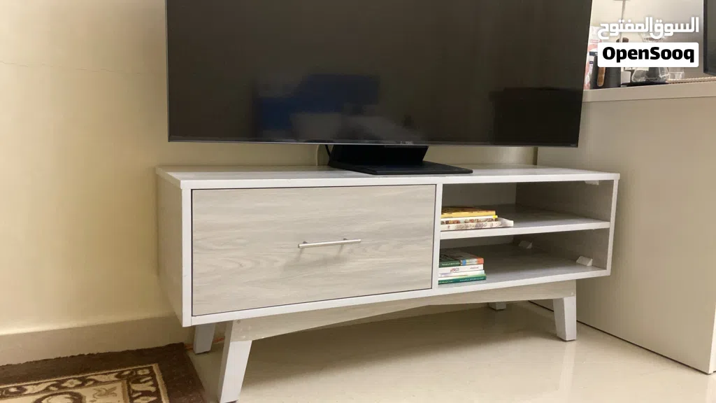 طاوله تلفزيوون للبيع انظر للوصف