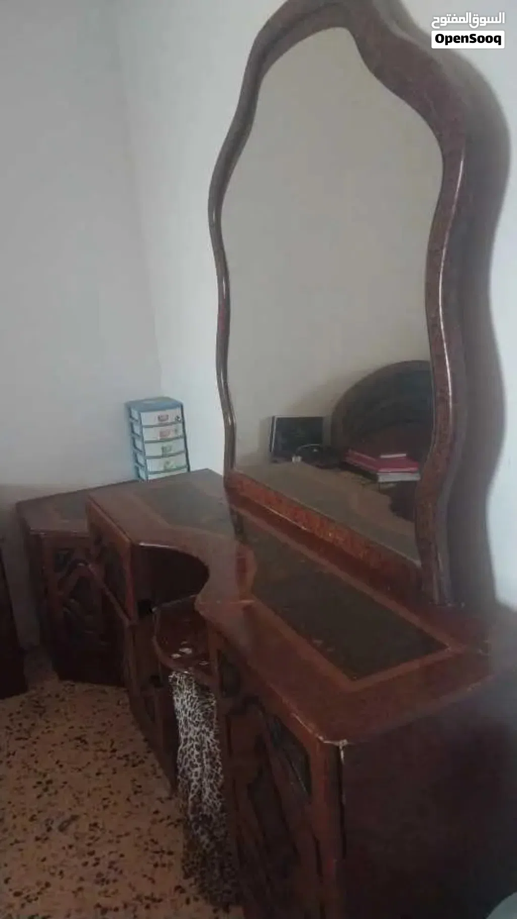 غرفة نوم للبيع مستعمله