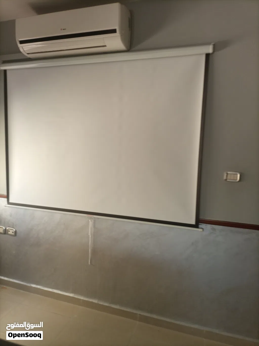 للايجار داتاشو للايجار مع شاشة عرض Projector* بروجيكتر data show rent