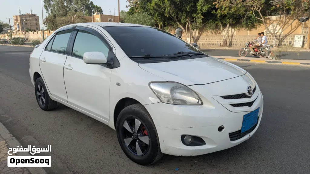 Toyota Yaris Basic