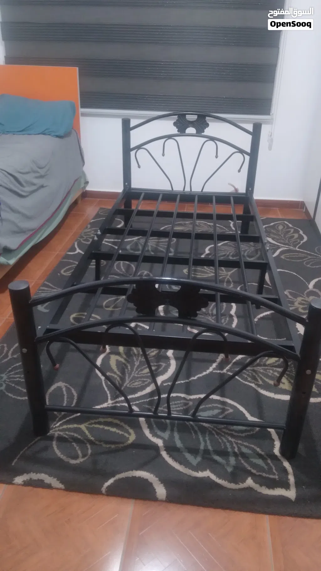 تخت حديد مفرد ونص لون اسود