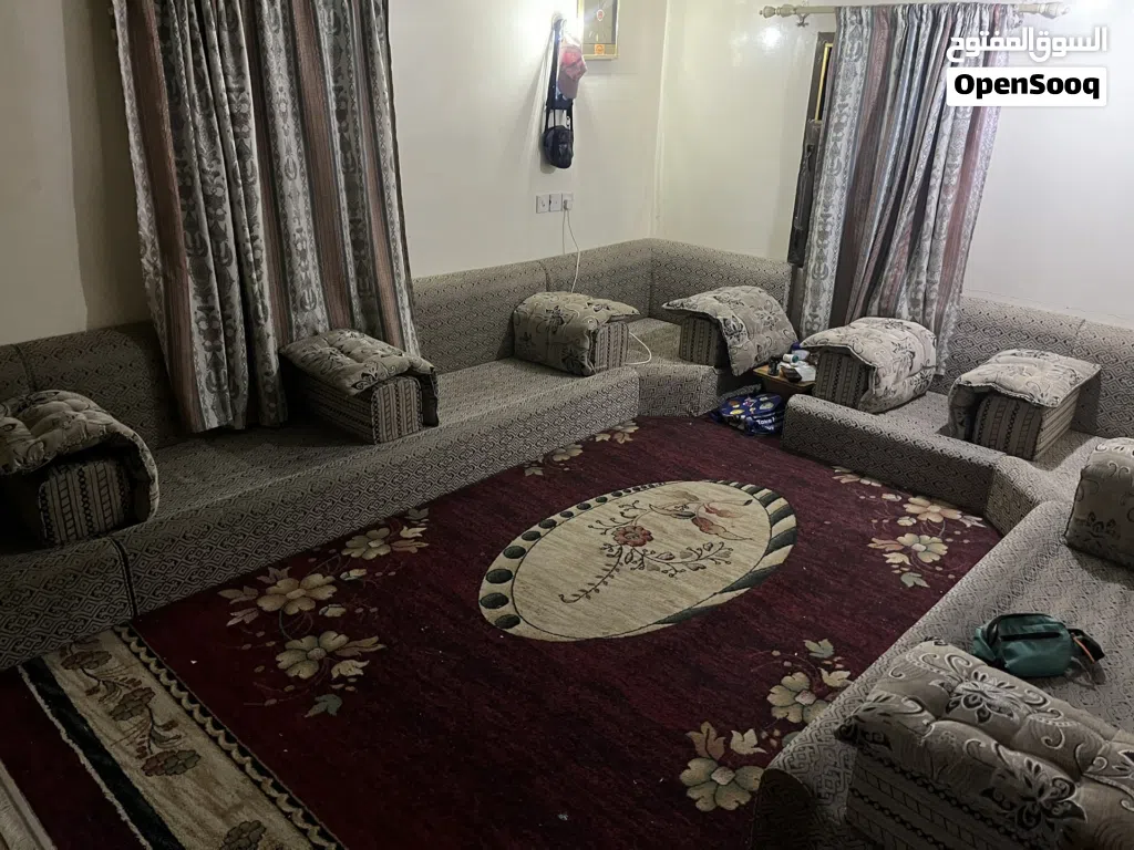 مجلس عربي بحالة ممتازة