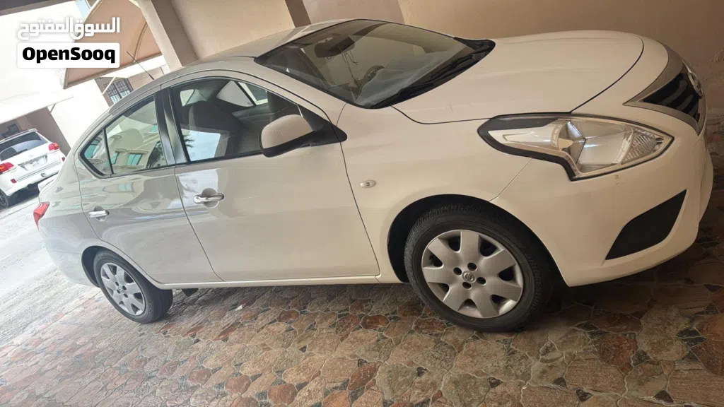 نيسان صني SL