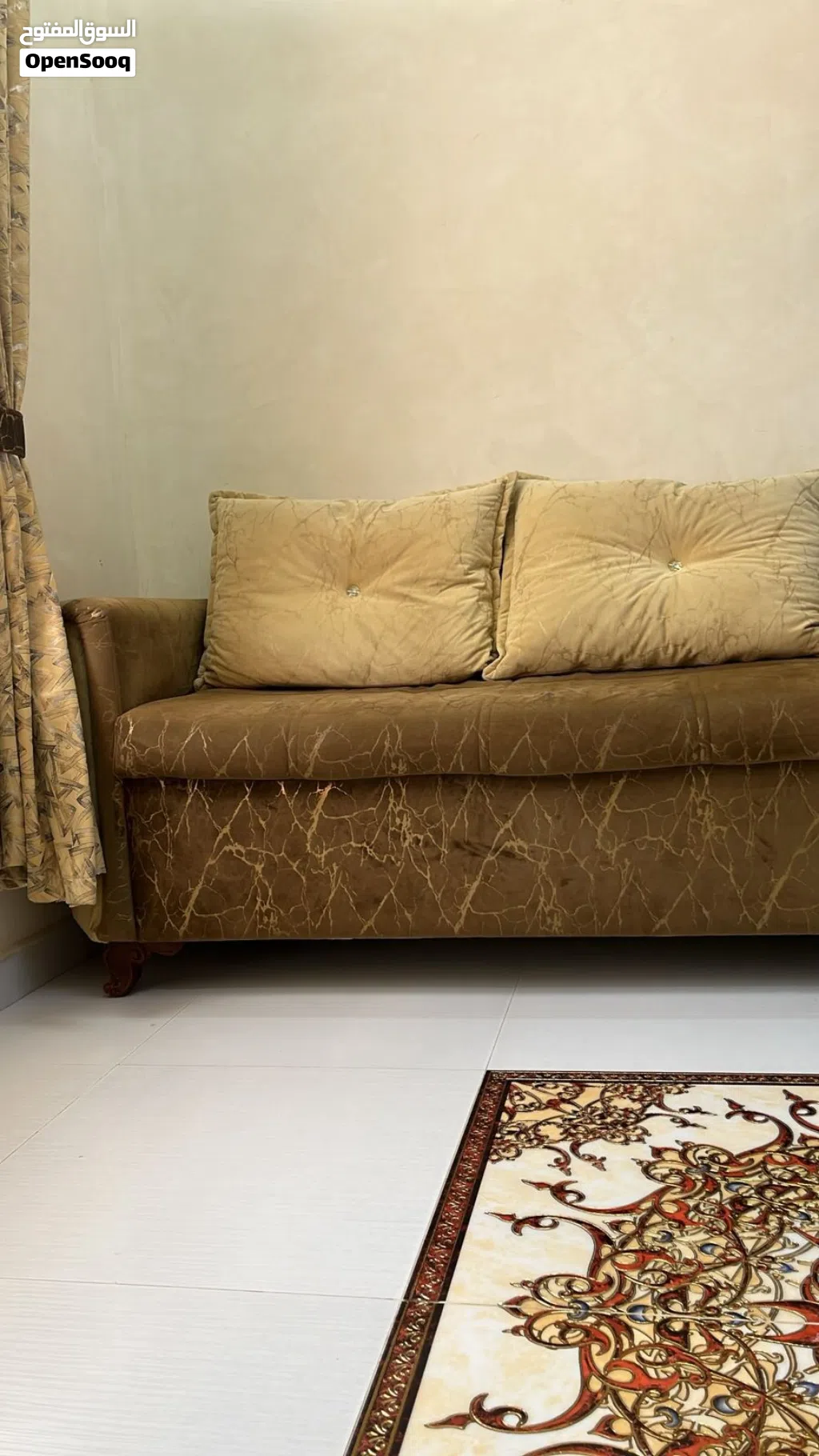 طقم يتكون من اربع كراسي كبار