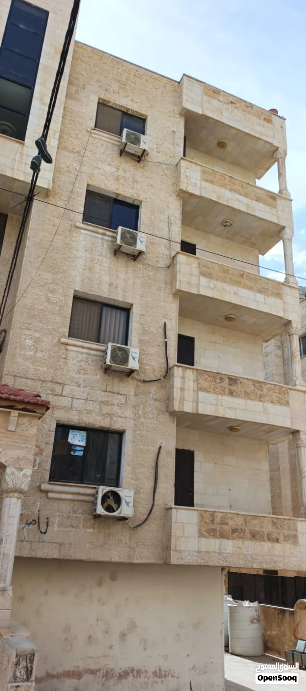 شقة سكنية للبيع بالقرب من جامعة اليرموك باسعار مناسبة