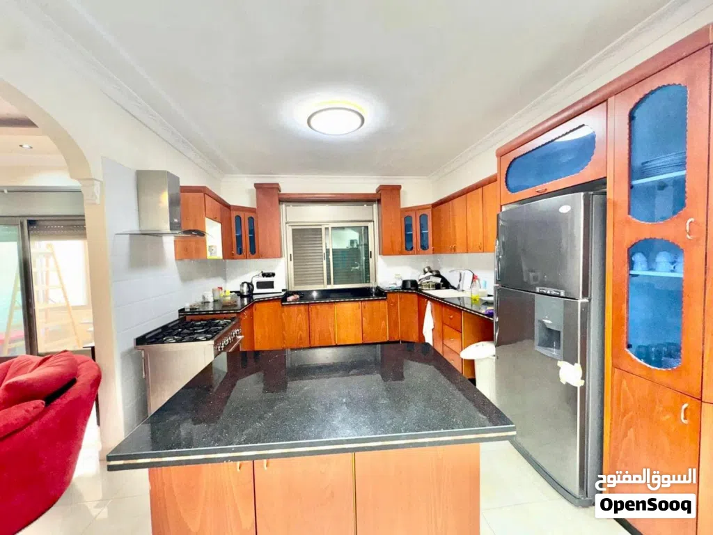 شقة مفروشة للايجار لا تنسوا متابعة صفحة الفيسبوك Odeh Group Real Estate
