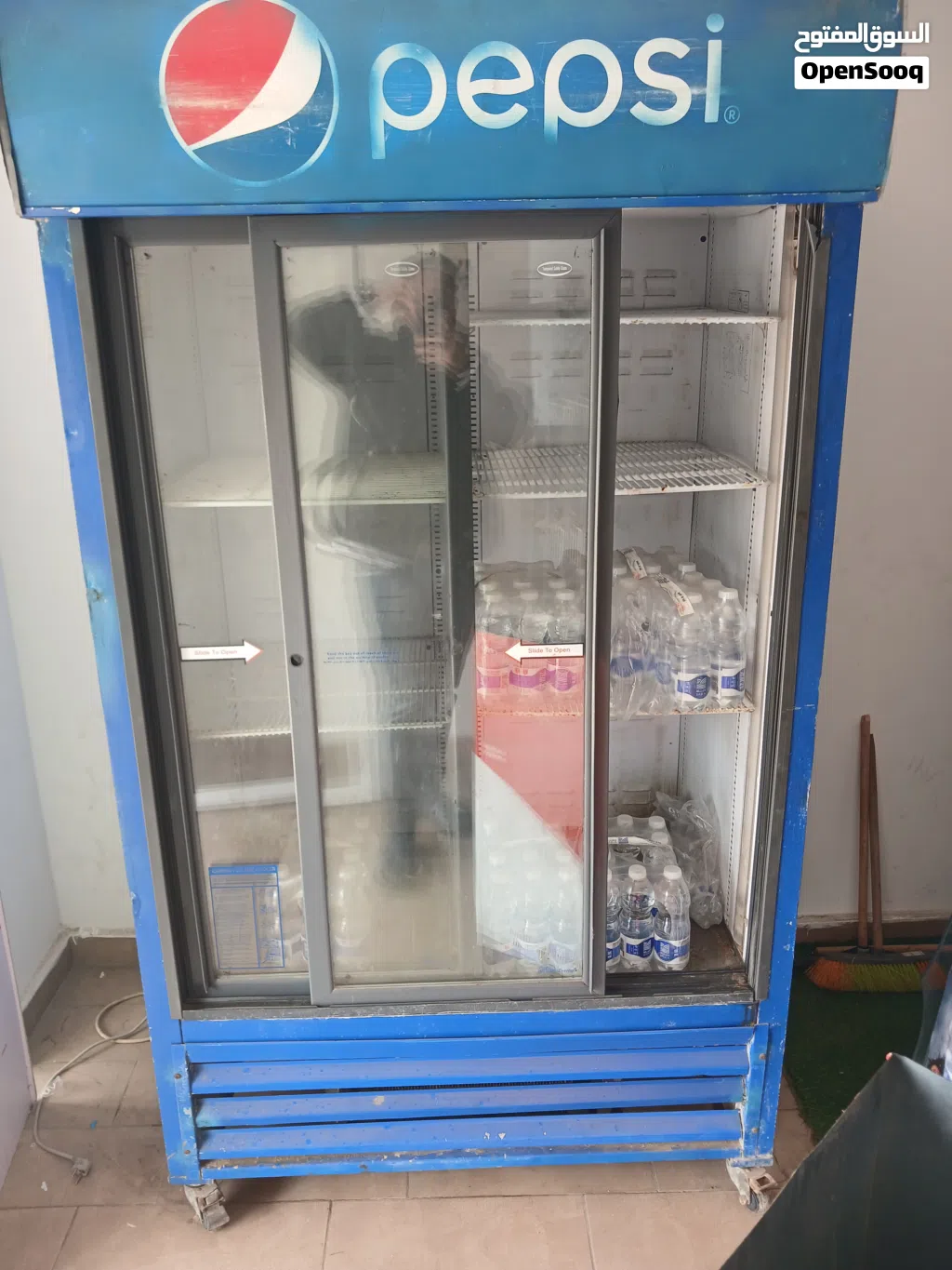 للبيع ثلاجة عرض مشروبات نوع Pepsi