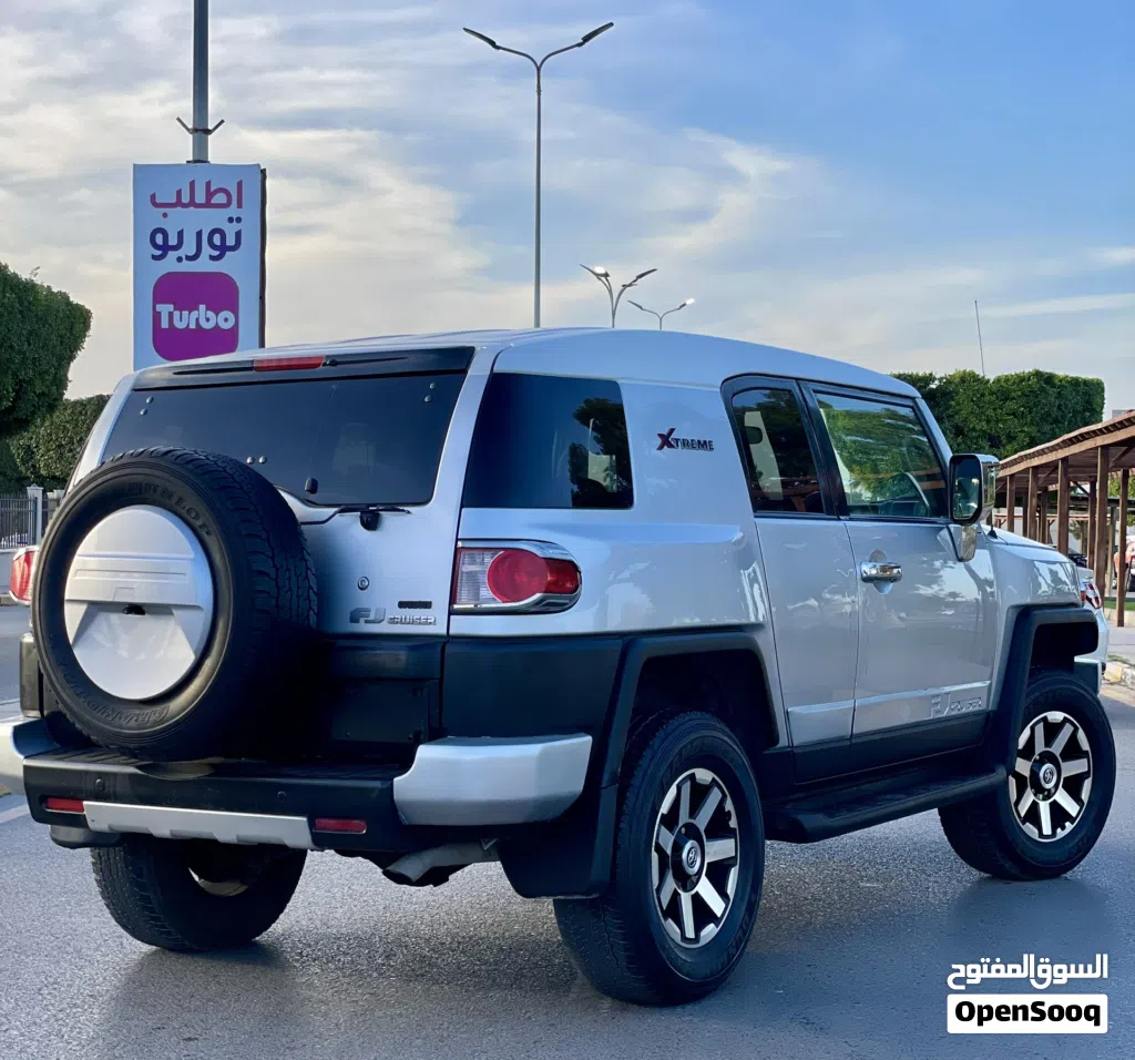 تويوتا FJ Standard