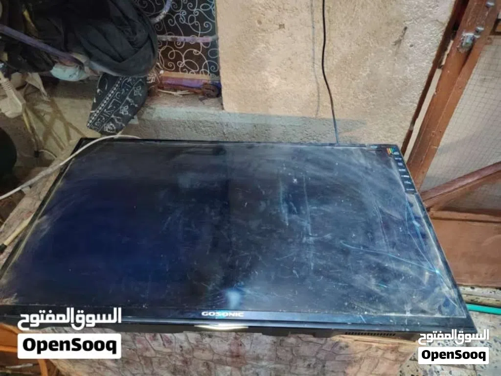 شاشتين ال جي و جوسونيك كسر بالشاشة