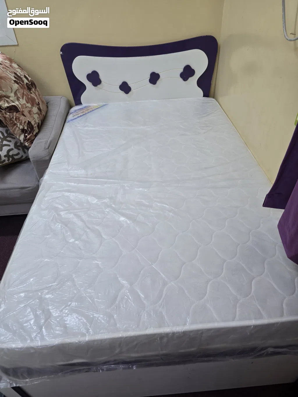 BED WITH NEW MATTRESS