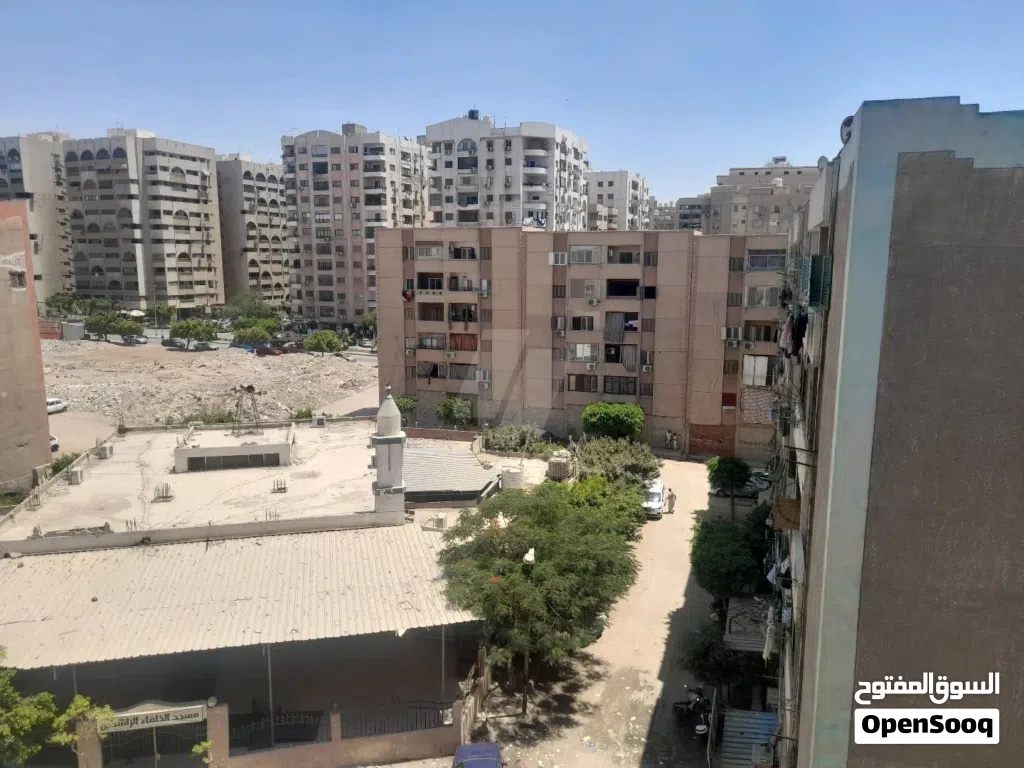 شقه بصقر قريش الحى العاشر مدينه نصر متشطبه سوبر لوكس قريبه من الواحه ومسجد الخلفاء الراشدين دور ثالت