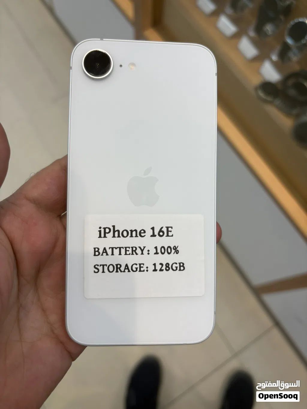 ايفون 16e ذ 128