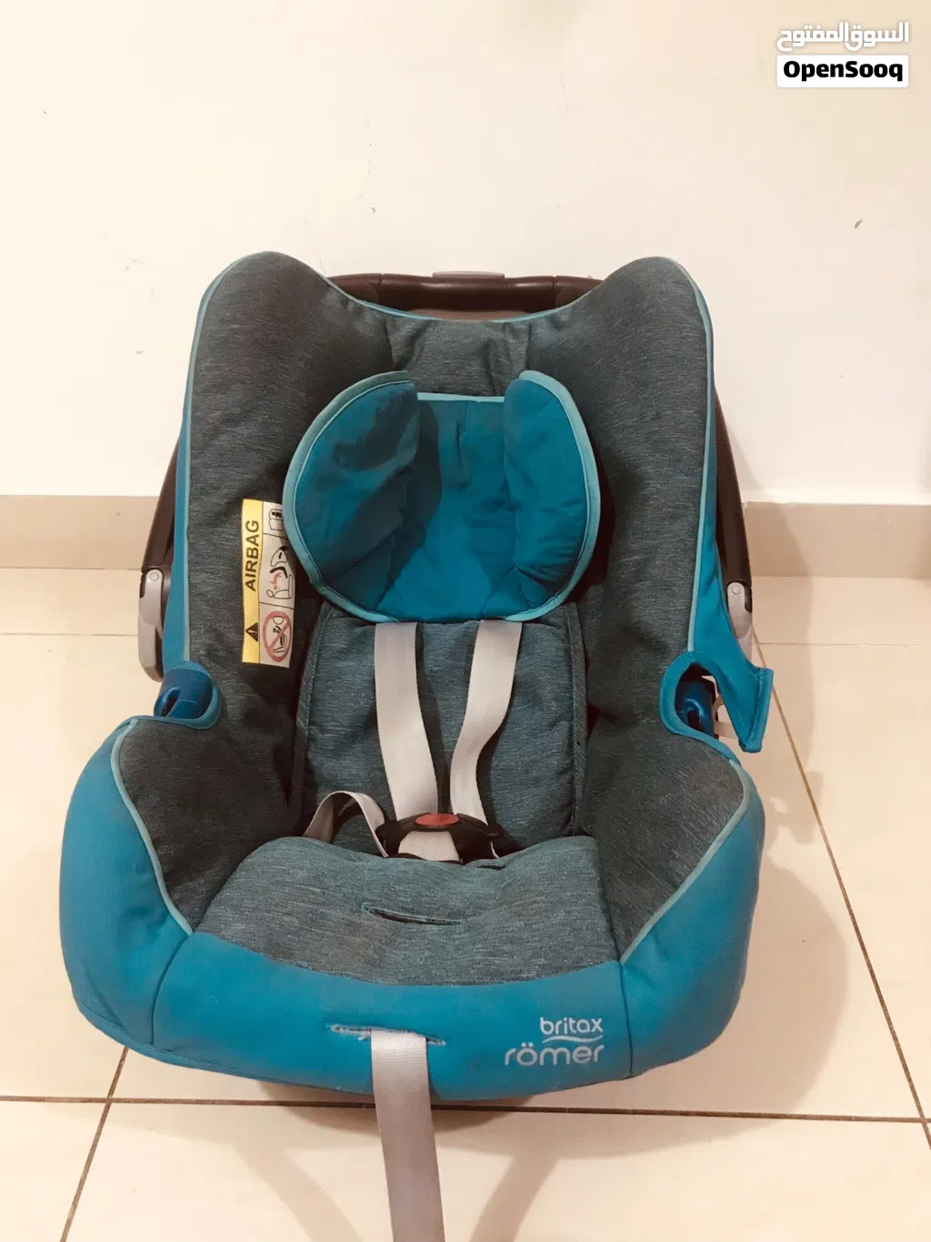 كرسي سيارة للأطفال مستعمل بحالة جيدة Used children's car chair in good condition
