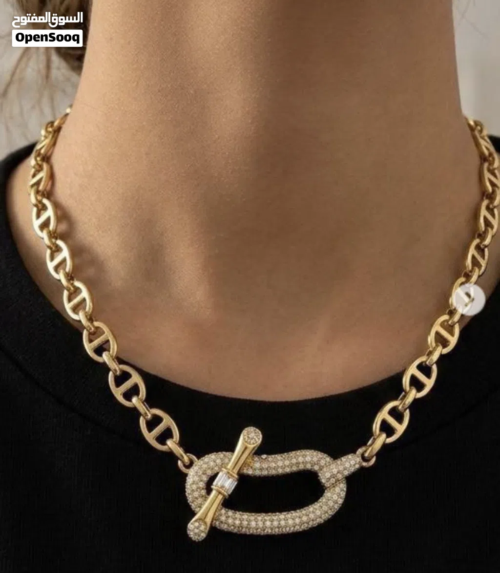 اكسسوار مطلي بالذهب عيار 18