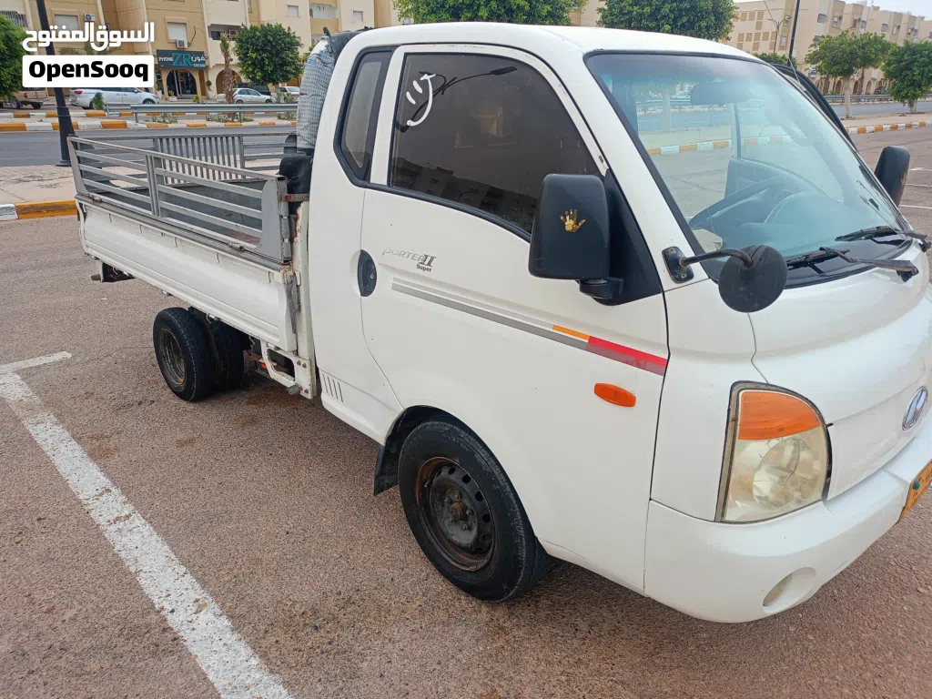 Hyundai H 100