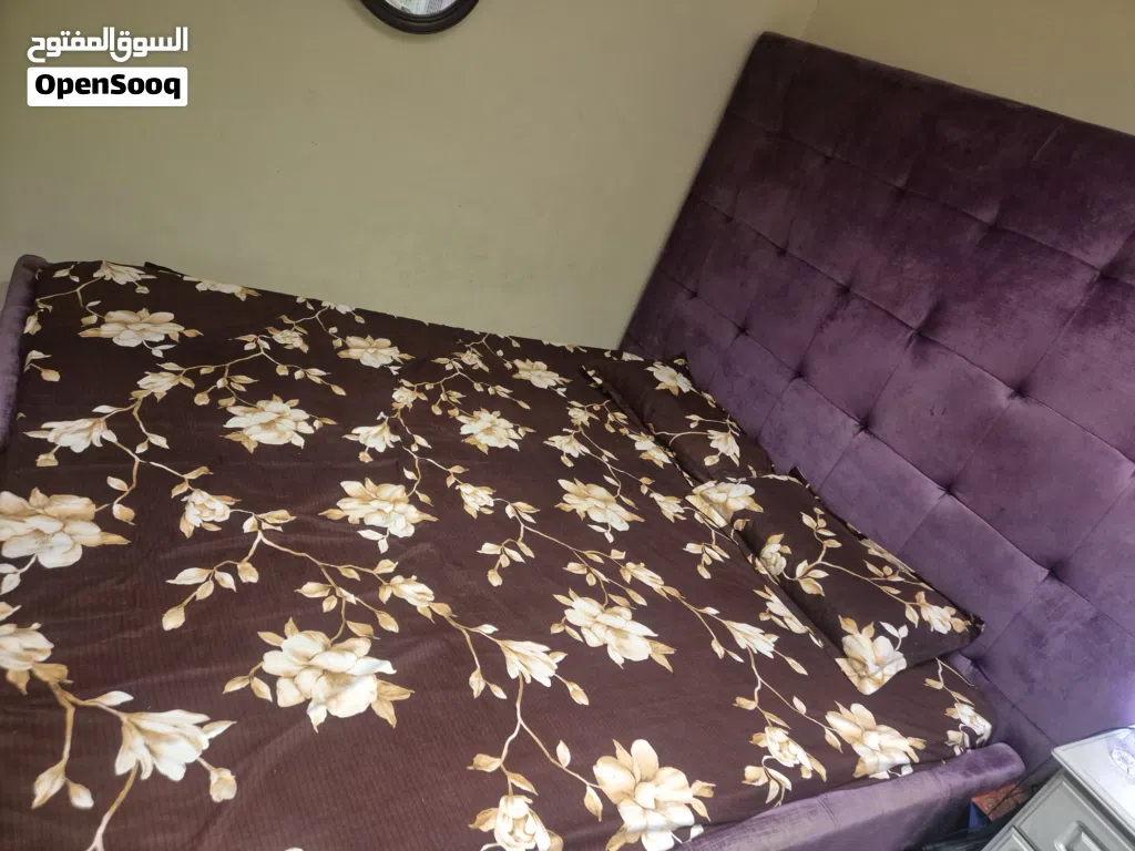 King-size bed