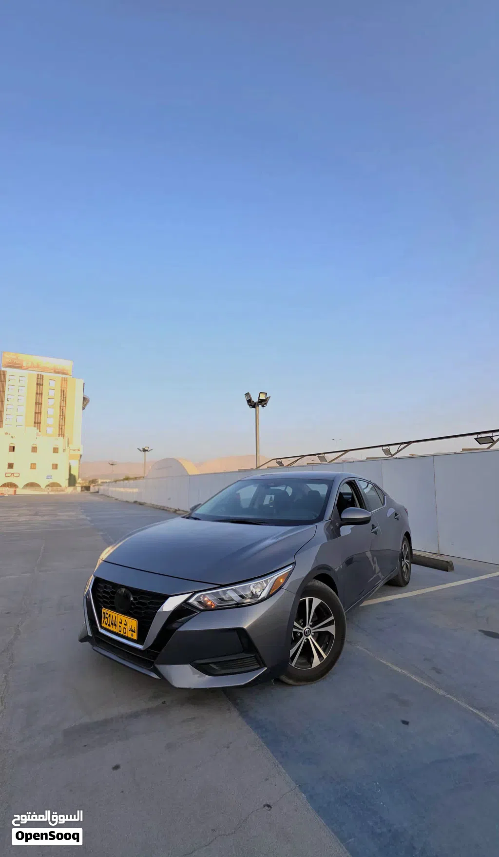 نيسان سنترا SV