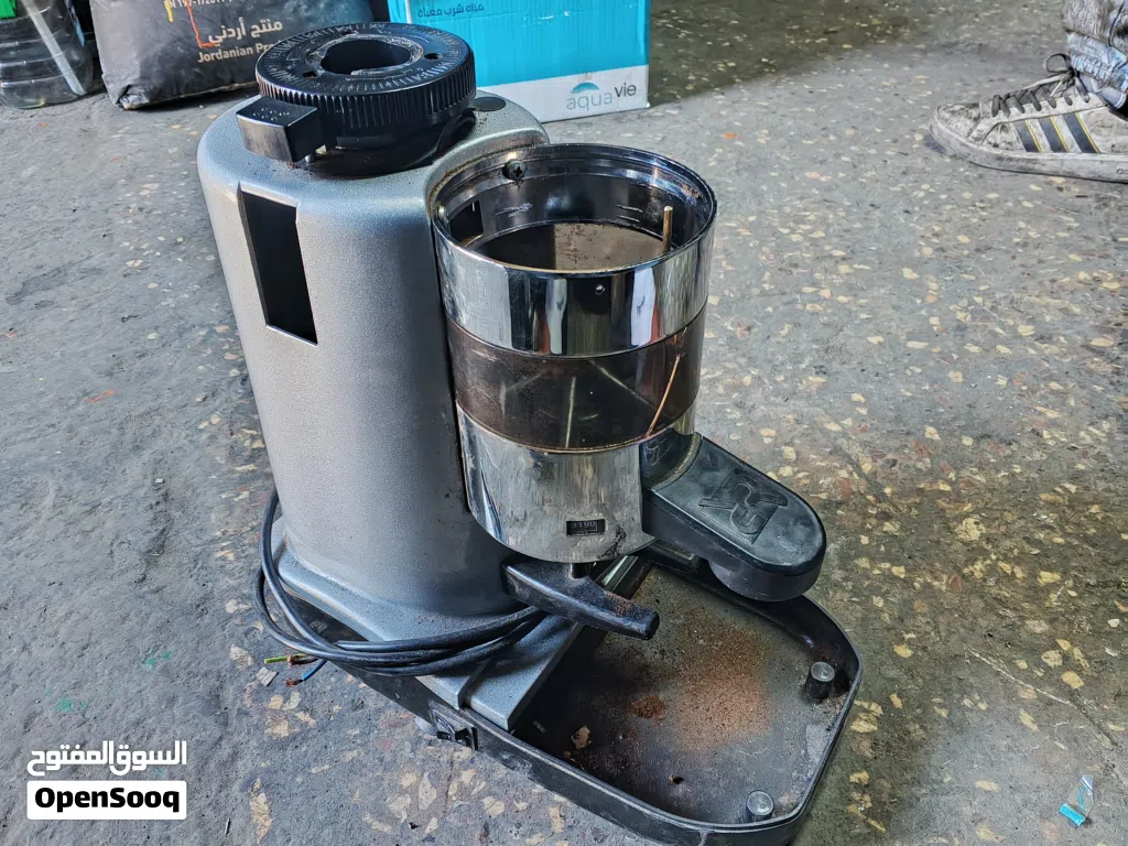 مكينة طحن قهوه ايطاليه