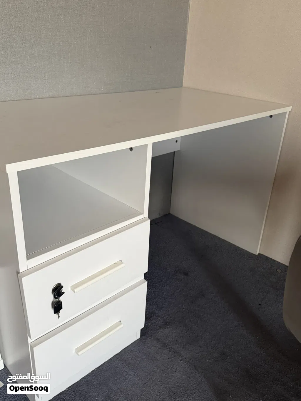 مكتب / desk