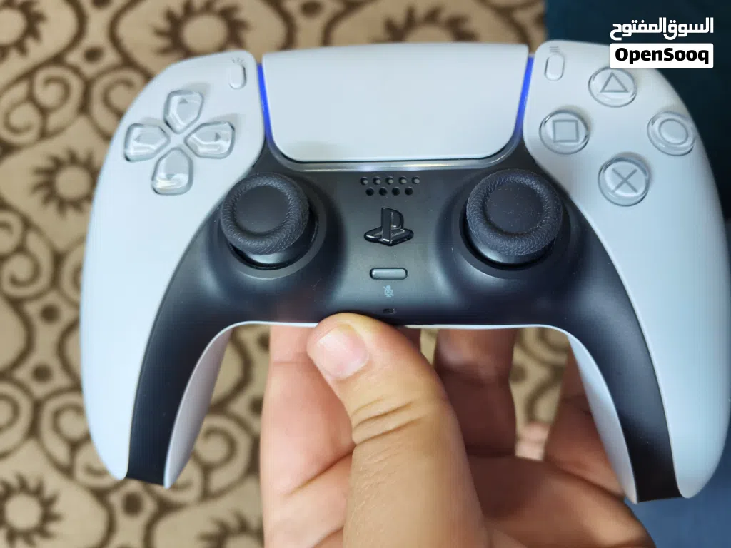 ايد ps5 استخدام اقل من شهر للبيع 35 سبب البيع بعت الجهاز