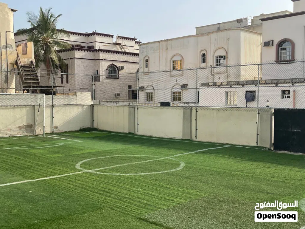 بيت سكنية للبيع محافظة ظفار ولاية صلاله السعاده الجنوبيه موقع مطلوب للسكن وللإستثمار فيها حوش
