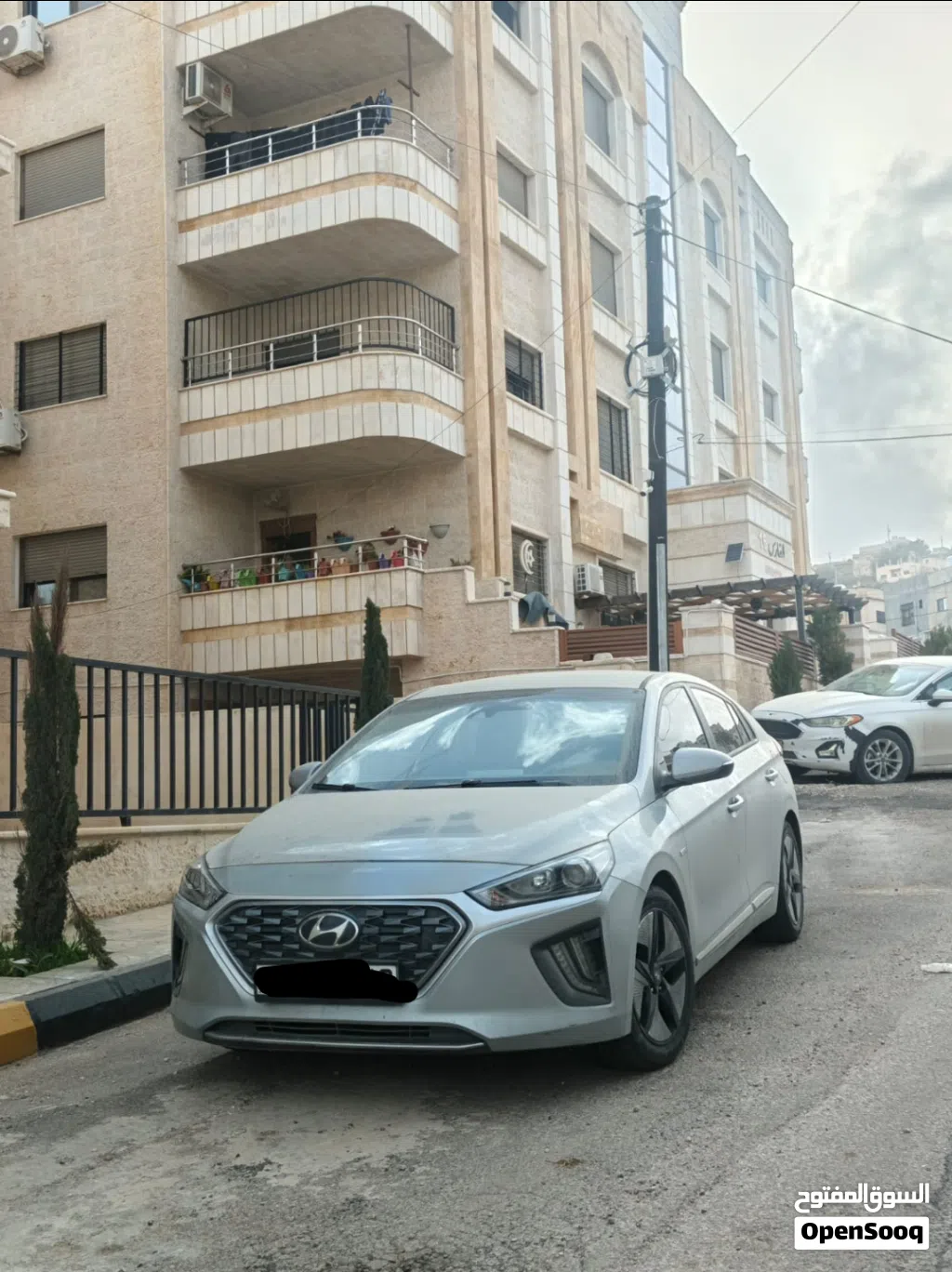 هيونداي ايونيك Standard