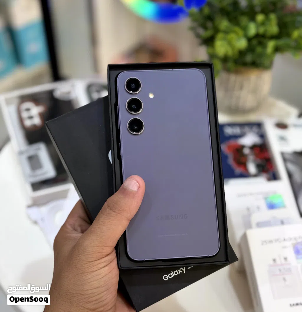 عرض خااص : Samsung S24 - 256gb هاتف نظيف جدا بحالة الوكالة بدون اي شموخ أو مشاكل مع ضمان و ملحقات