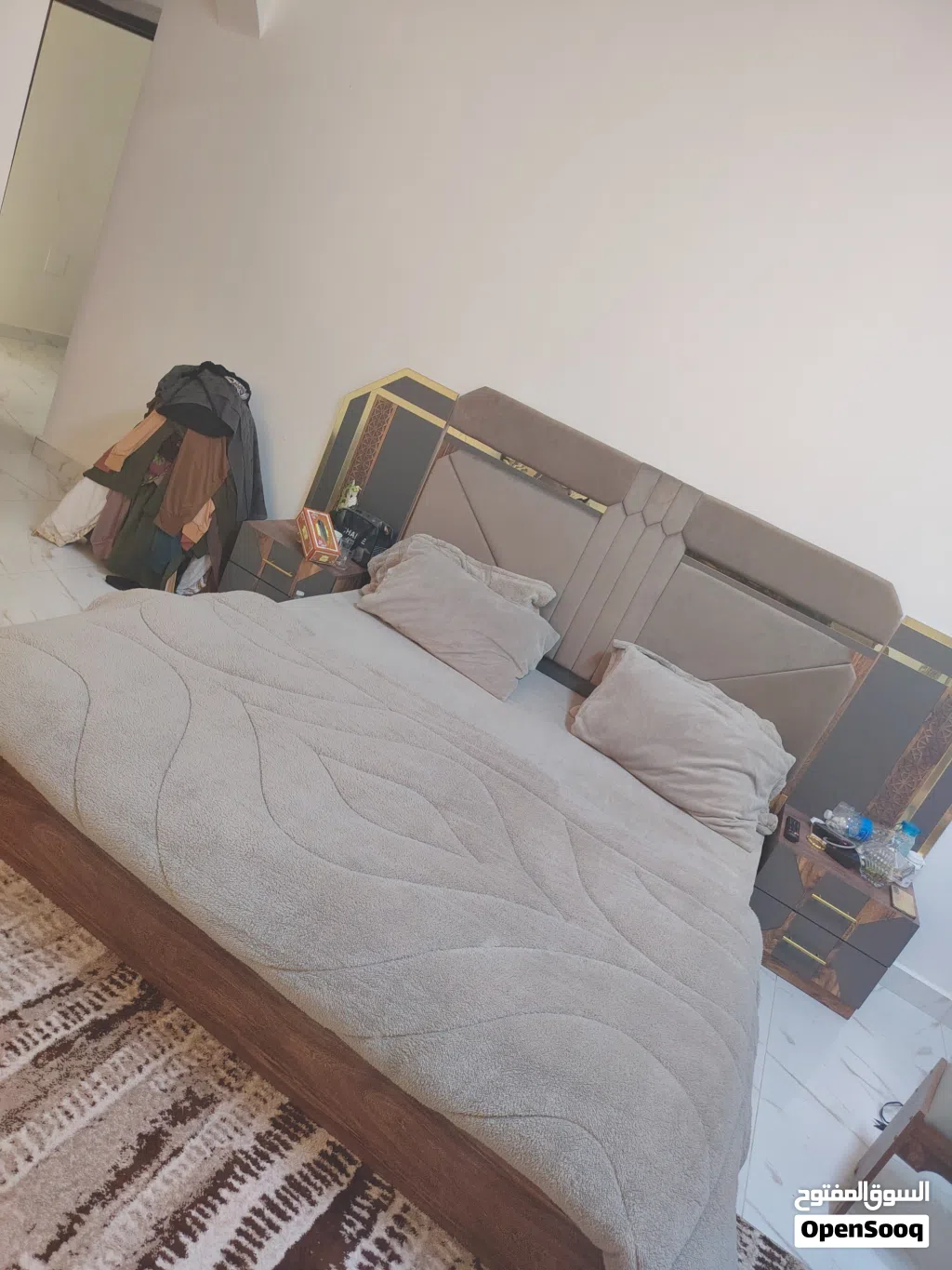 السلام عليكم نحن محتاجين نبيع البيت محتاجين 95,000 محتاجين يعني اخوي اخواني عندهم ديون في البنك