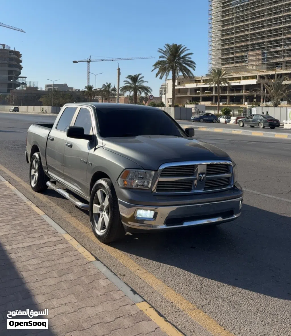 دودج رام Laramie