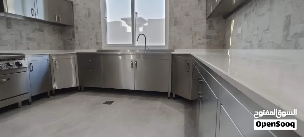stanles steell Kitchen Equipment SS Work Table for Sale Commercial Kitchen Hood & Sink Listing