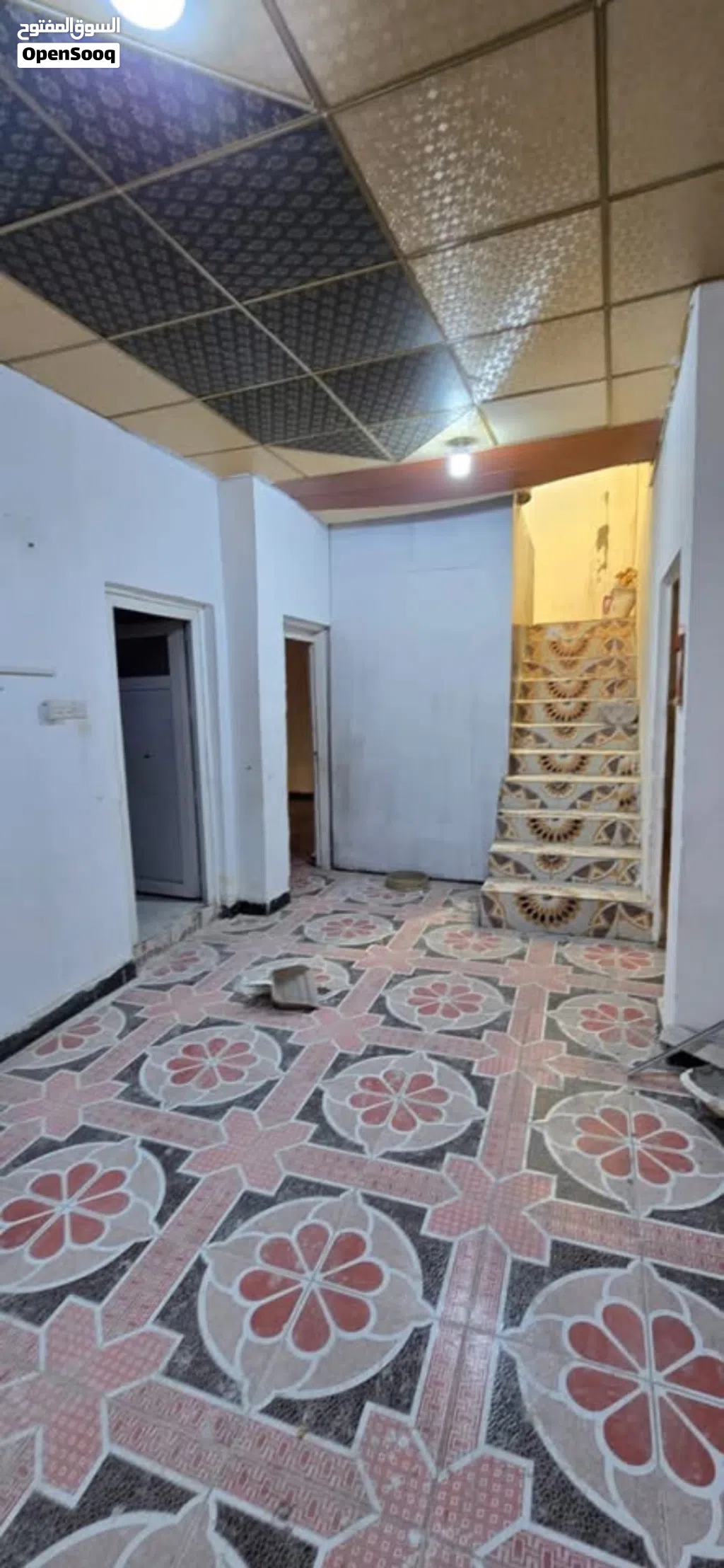 شقة كبيره للايجار في الخضراء درج معزول من بيت