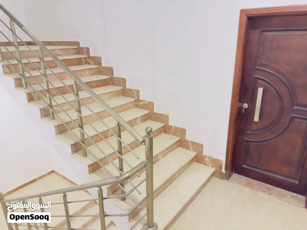 عمارة خاصه تتكون من 4 شقق وملحق ف منطقة زاوية الدهماني بمدخولها للبيع