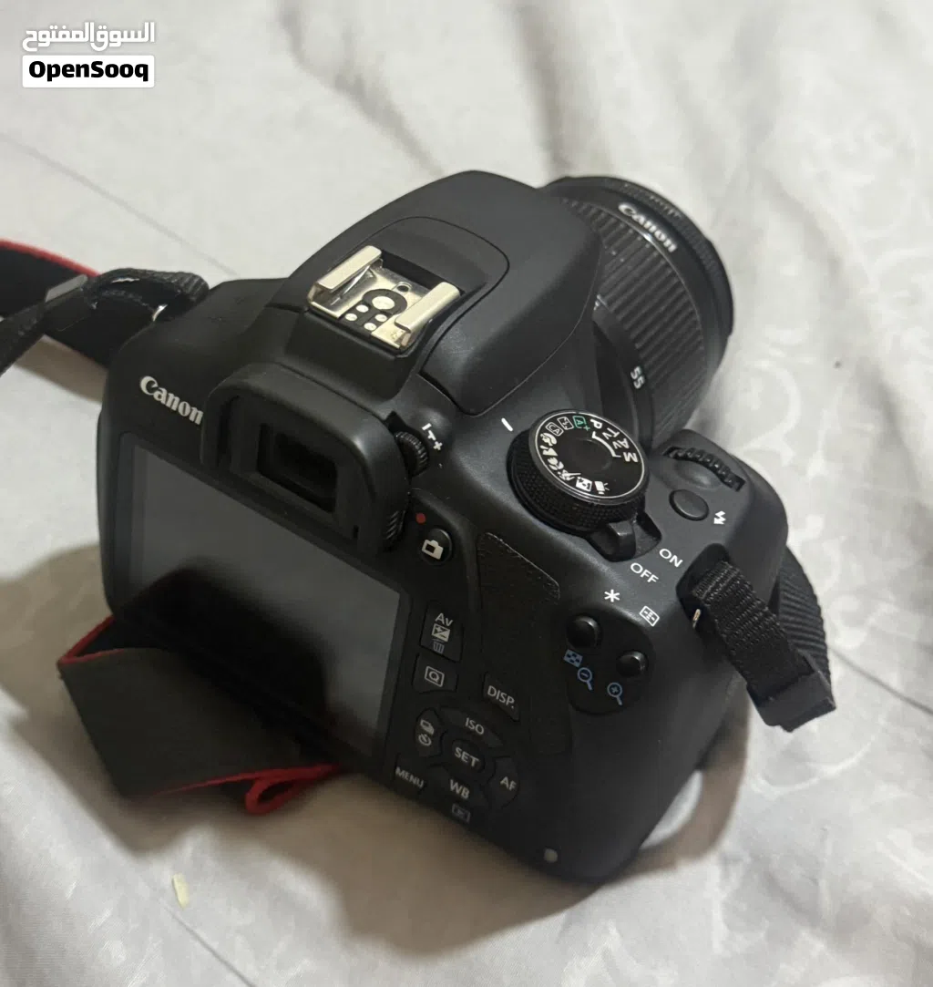 كاميرا Canon EOS 1200D DSLR للبيع بحالة ممتازه جدا و استخدام شخصي وقليل وبحالة جديده