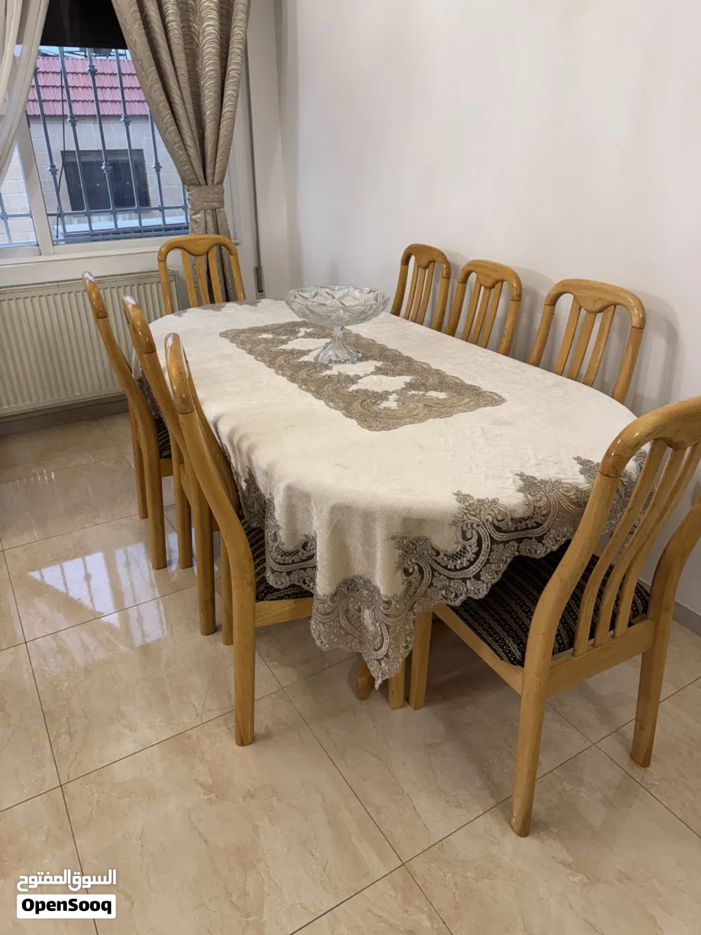 طاولة سفرة مع بوفيه ( طقم ) - مستعمل