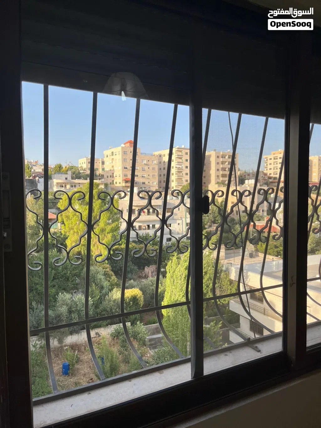 شقة للبيع في المهندسين 350 متر مربع طابق 3 مع روف كبير مميزة جداً من المالك