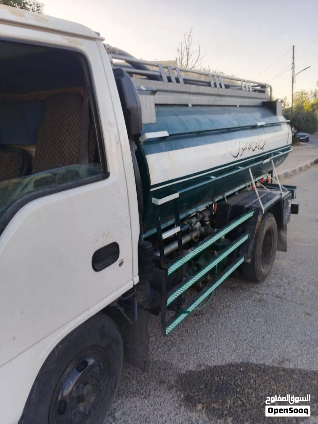 تنك ماء صالح الشارب