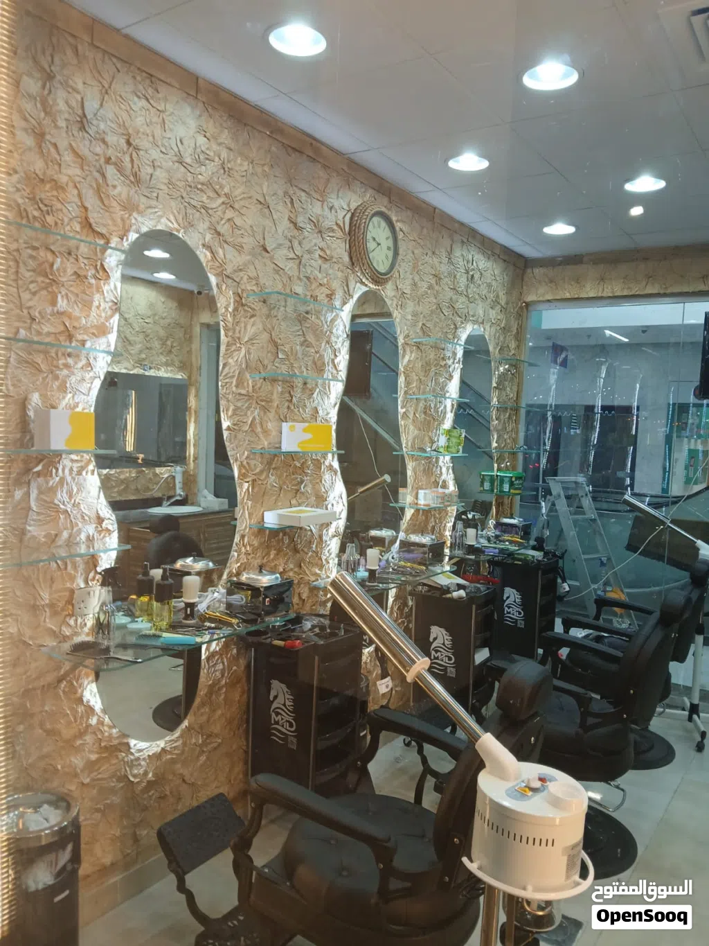 محل صالون للبيع