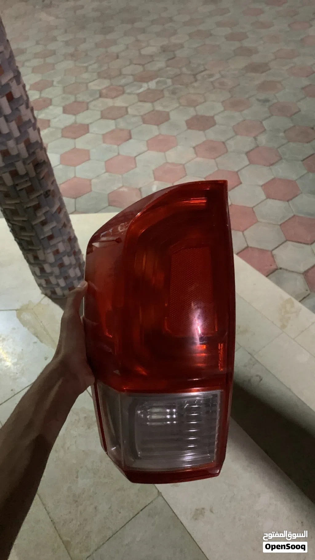 ليت تاكوما الخلفي يسار نظيف جداً بقواعده
