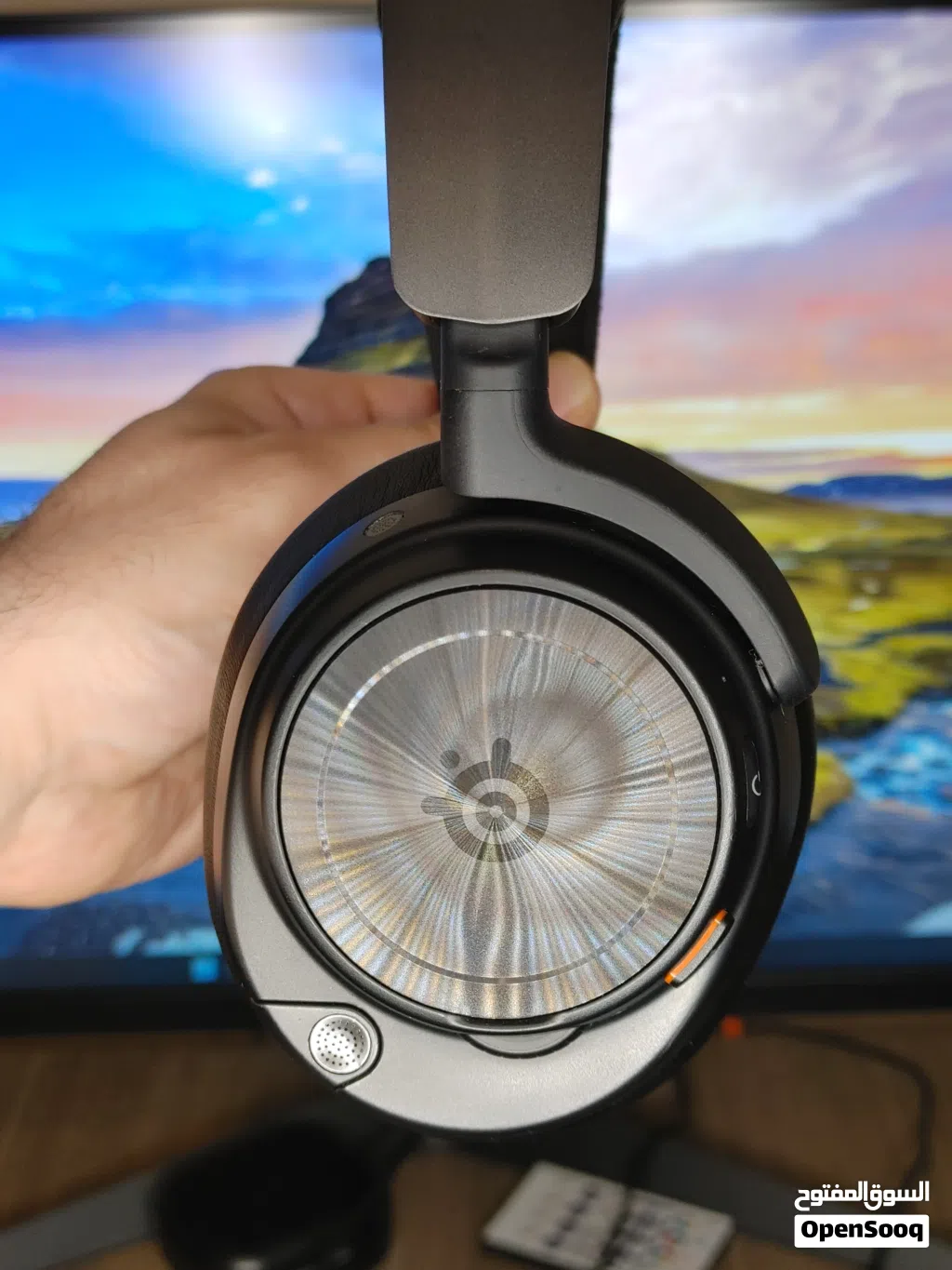 SteelSeries Arctis Nova Pro Wireless Multi-System Gaming Headset سماعه