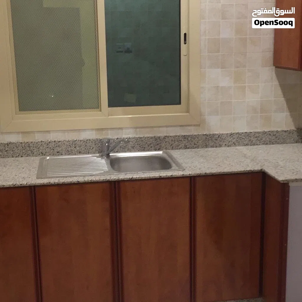 Hidd flat 2 bd room 2 bathroom hall car park