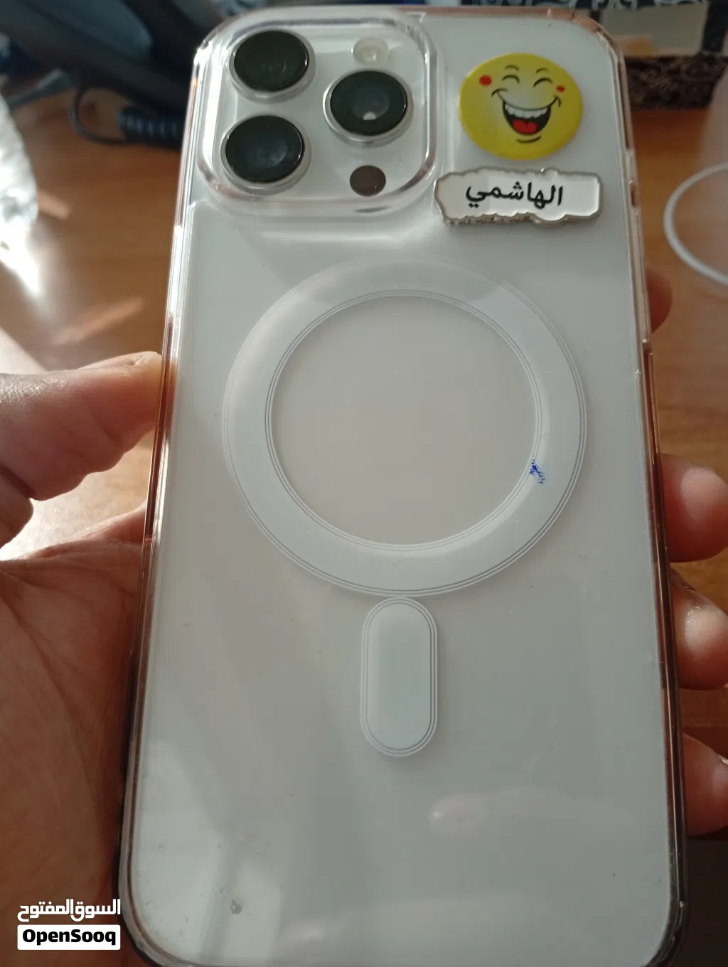 آيفون 16 برو ماكس مستعمل بحالة ممتازة 256 جيجابايت اللون الأبيض