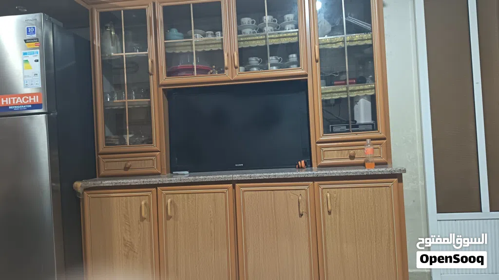 مطبخ بحالة جيدة ولا توجد اي ملاحظات عليه مع الفرن