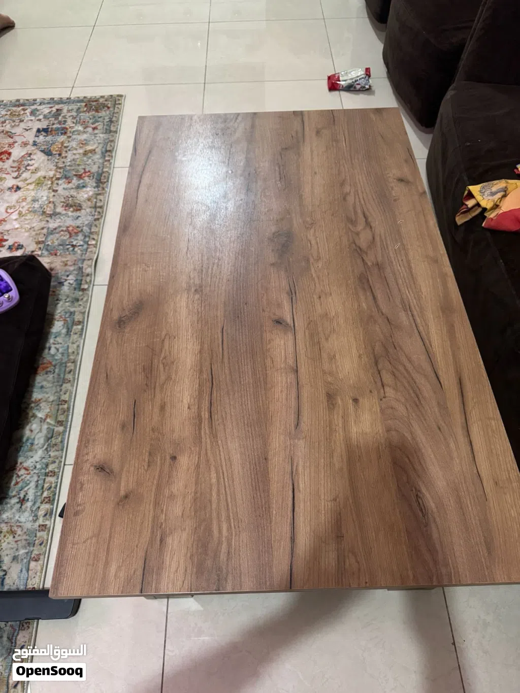 Heavy coffee table from Home R us for 15 rial