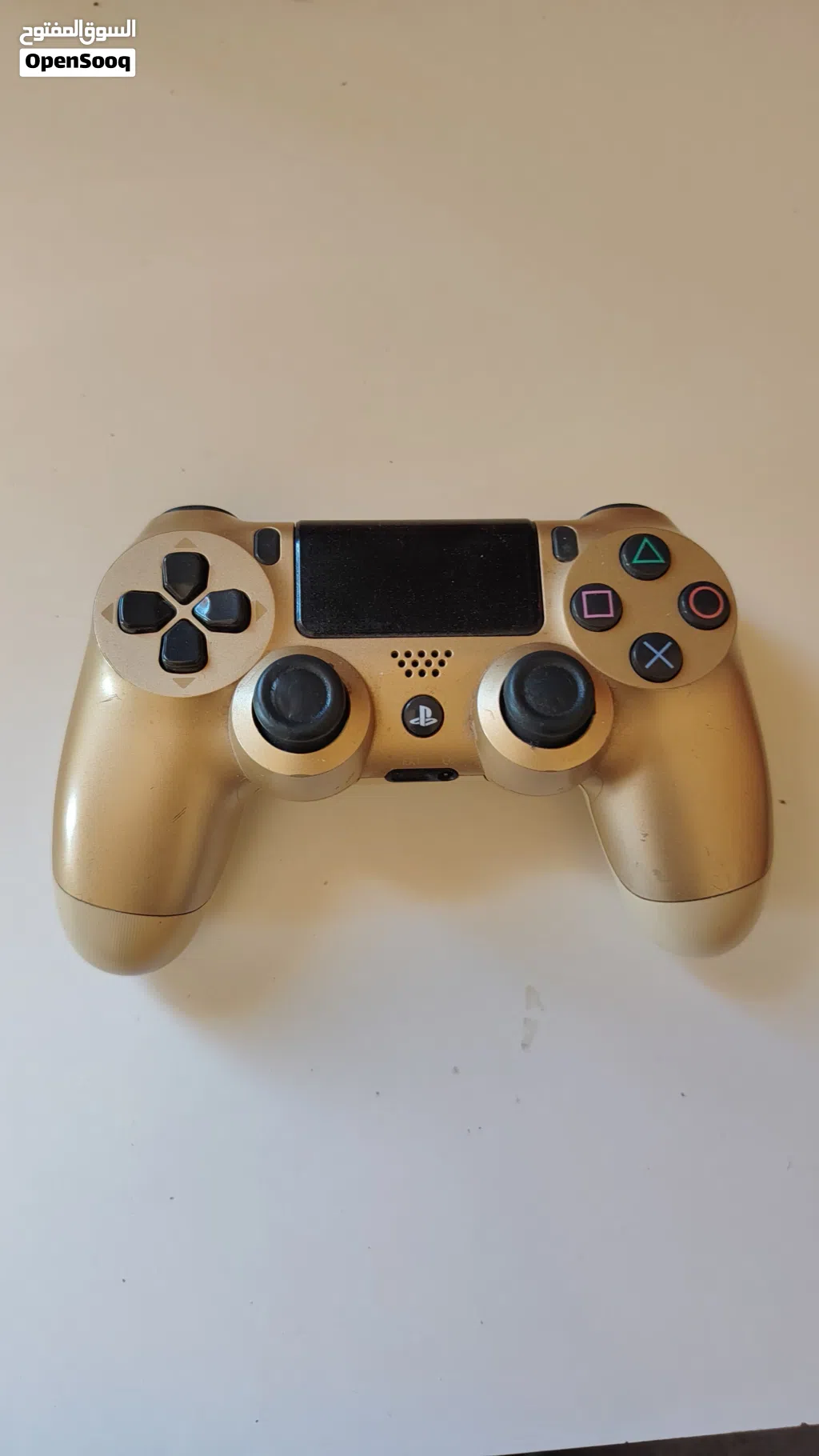 ps4 للبيع استخدام جدا بسيط