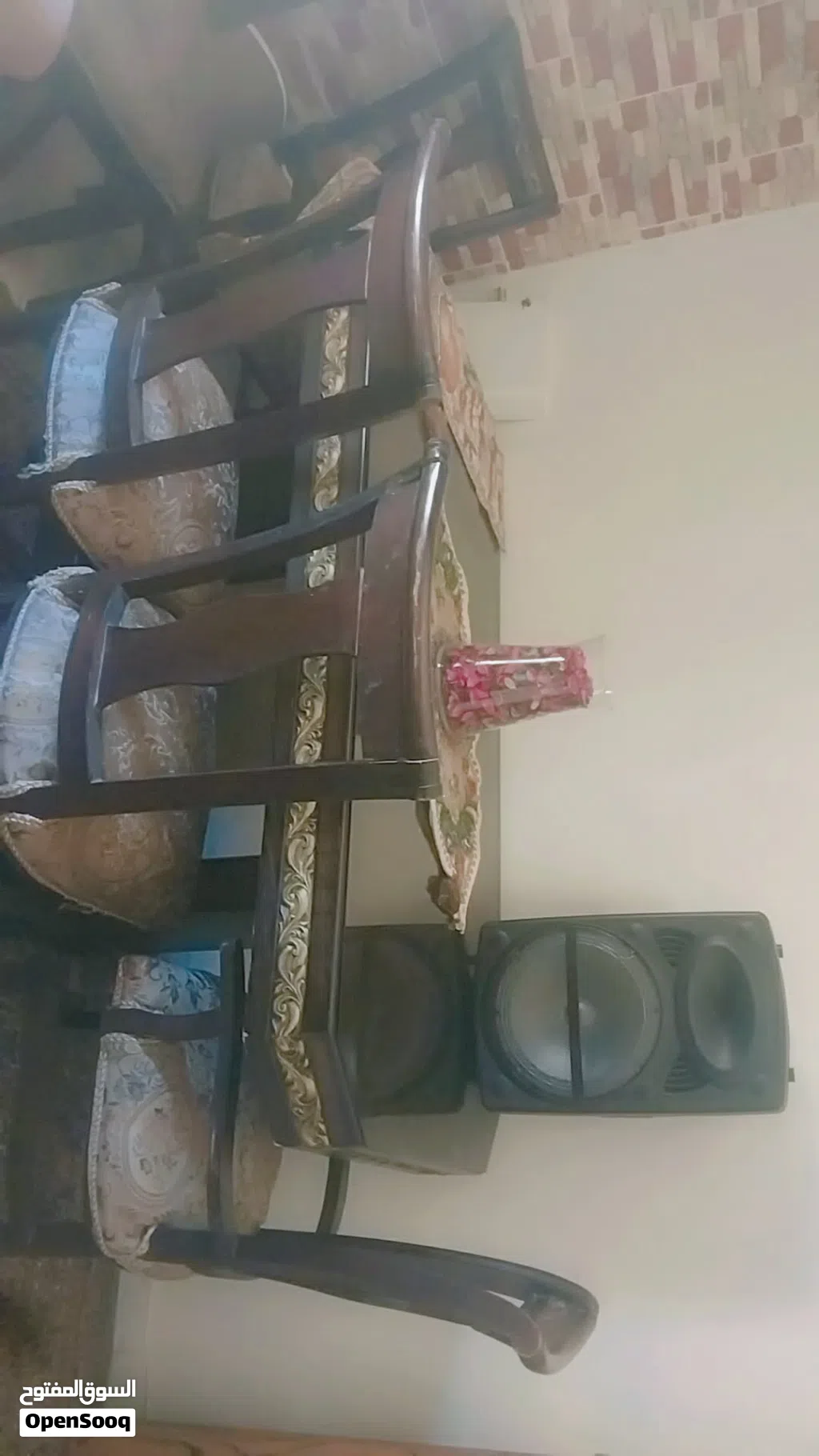 طاولة طعام 5 كراسي بحاله جيده (قابل للتفاوض)